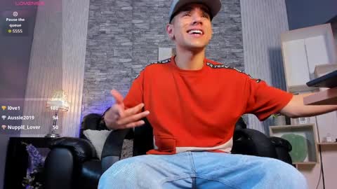 Snapshot of zack_joness10 chatting on April 2, 5:05 am zack_joness10 online show from April 2, 5:05 am
