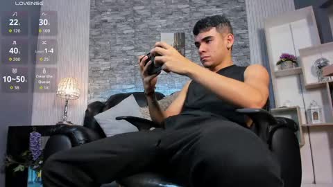 Snapshot of zack_joness10 chatting on May 31, 5:26 am zack_joness10 online show from May 31, 5:26 am