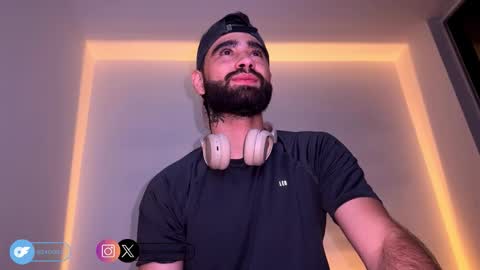 zack_sullivan22 online show from September 24, 1:53 am