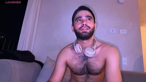 zack_sullivan22 online show from May 15, 11:45 pm
