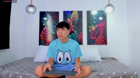 Snapshot of zack_torreshot chatting on May 31, 8:32 pm Zack Torres online show from May 31, 8:32 pm