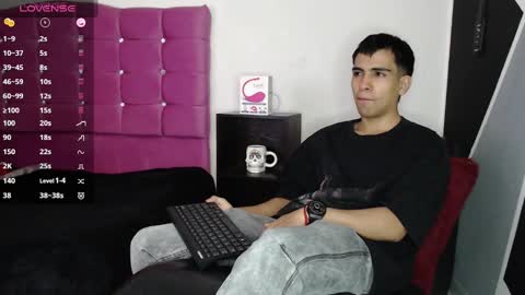 Snapshot of zack_xtreme chatting on October 7, 1:19 pm Xavi online show from October 7, 1:19 pm