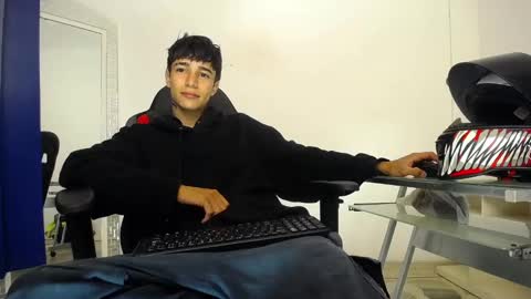 zack online show from December 19, 11:14 pm