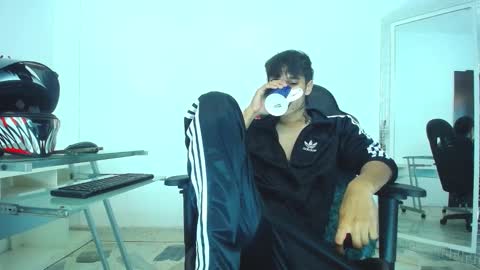 zack online show from December 24, 9:11 pm