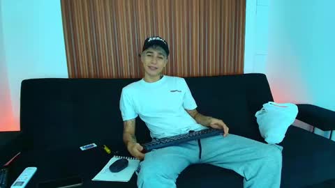 zack online show from February 25, 8:09 pm