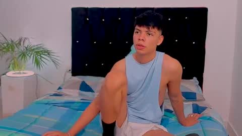 zacktorres_ online show from October 4, 6:50 pm