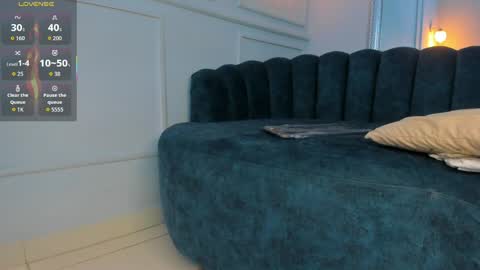 Snapshot of zafiiro_20 chatting on April 22, 7:37 pm Zafiro online show from April 22, 7:37 pm