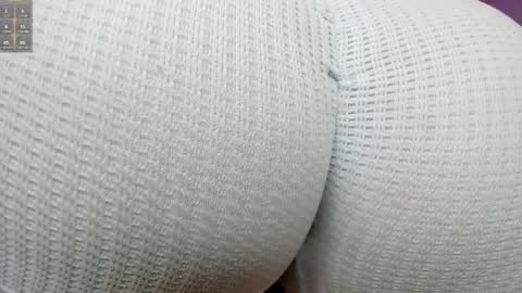 Snapshot of zafiiro_20 chatting on May 12, 7:44 pm Zafiro online show from May 12, 7:44 pm