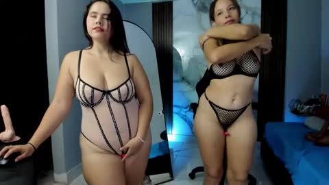 Snapshot of zafina_95 chatting on February 12, 8:15 pm zafina_95 online show from February 12, 8:15 pm