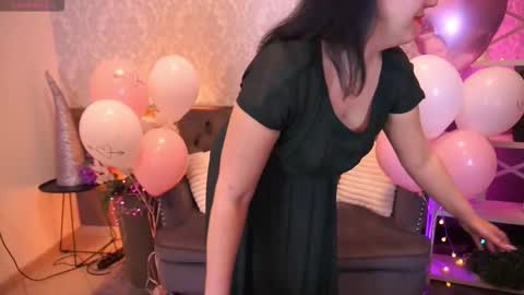 Snapshot of zafiramoonn chatting on February 17, 5:41 pm Zafiramoonn online show from February 17, 5:41 pm