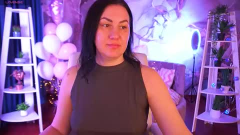 Snapshot of zafiramoonn chatting on February 20, 2:28 pm Zafiramoonn online show from February 20, 2:28 pm