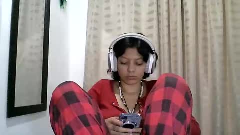 Snapshot of zafiro_rubi chatting on February 3, 4:45 pm Zafiro online show from February 3, 4:45 pm