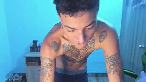 Snapshot of zafirocum chatting on December 5, 11:52 am BiG Zafiro online show from December 5, 11:52 am