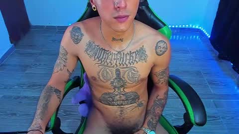 BiG Zafiro online show from May 16, 1:02 am