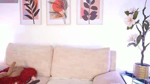 Zara Williams online show from December 19, 11:29 am