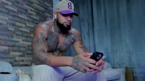 INSTAGRAM yormanfit7 online show from January 17, 2:18 am