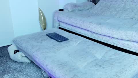 INSTAGRAM yormanfit7 online show from September 24, 9:01 am