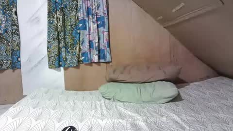 Snapshot of zaira795892 chatting on February 2, 12:13 pm zaira795892 online show from February 2, 12:13 pm