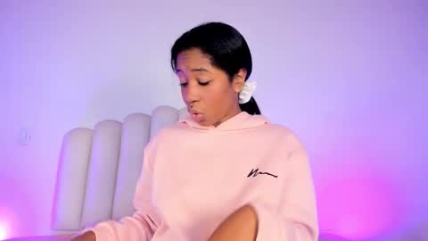 Snapshot of zairarose25 chatting on November 25, 1:55 pm Zaira online show from November 25, 1:55 pm