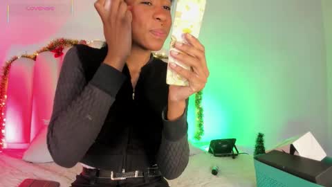 Snapshot of zairarose25 chatting on December 1, 1:38 pm Zaira online show from December 1, 1:38 pm