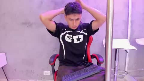Samuel online show from June 9, 7:47 pm