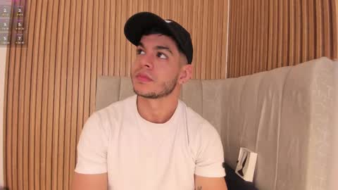 Snapshot of zamir_scott chatting on March 4, 7:32 pm zamir online show from March 4, 7:32 pm