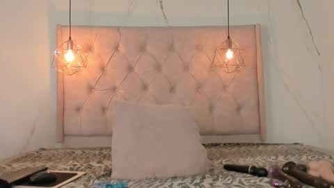 ZAMIRA online show from December 4, 1:42 pm