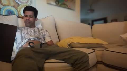 Snapshot of zamoraedii1994 chatting on December 15, 1:37 pm Edii online show from December 15, 1:37 pm