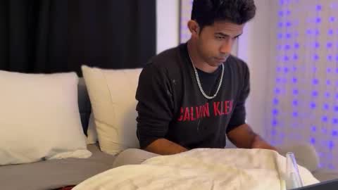 Snapshot of zamoraedii1994 chatting on December 16, 2:49 am Edii online show from December 16, 2:49 am