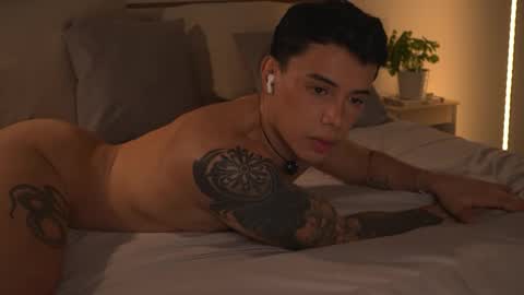 Snapshot of zamuel_18 chatting on April 9, 10:04 pm zamuel -15 off online show from April 9, 10:04 pm