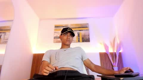 Zander online show from May 8, 1:27 pm