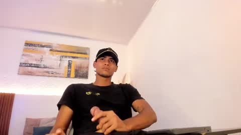 Snapshot of zander_2120 chatting on August 4, 1:03 pm Zander online show from August 4, 1:03 pm