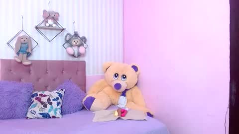 Snapshot of zara_cute18 chatting on October 16, 7:59 pm Zara online show from October 16, 7:59 pm