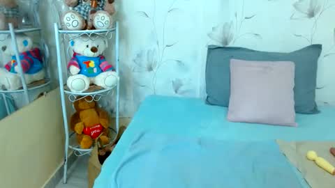 Snapshot of zara_cute18 chatting on November 1, 12:29 pm Zara online show from November 1, 12:29 pm