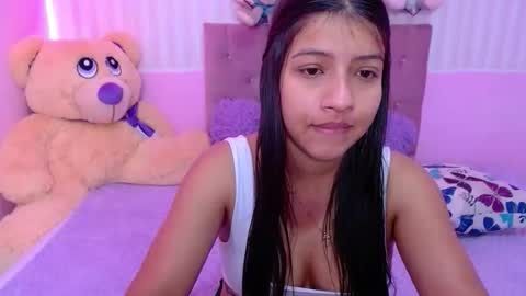 Snapshot of zara_cute18 chatting on November 25, 12:16 pm Zara online show from November 25, 12:16 pm