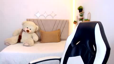 Snapshot of zara_cute18 chatting on July 16, 12:22 pm Zara online show from July 16, 12:22 pm