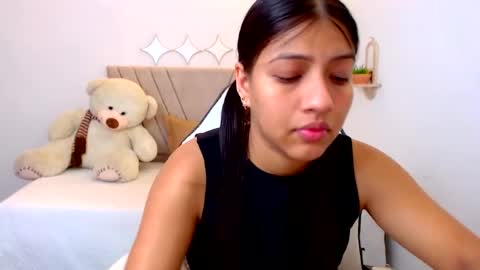 Snapshot of zara_cute18 chatting on July 18, 12:31 pm Zara online show from July 18, 12:31 pm
