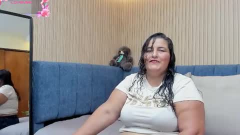 Snapshot of zara_milf_ chatting on June 19, 12:20 pm zara online show from June 19, 12:20 pm