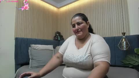 Snapshot of zara_milf_ chatting on July 21, 12:29 pm zara online show from July 21, 12:29 pm