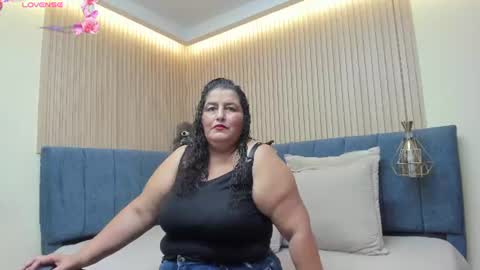 Snapshot of zara_milf_ chatting on July 24, 12:14 pm zara online show from July 24, 12:14 pm