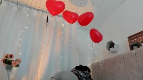 Snapshot of zaradulce chatting on February 20, 12:04 pm Zara . online show from February 20, 12:04 pm