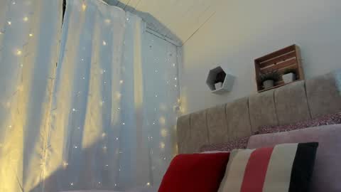 Snapshot of zaradulce chatting on February 24, 12:05 pm Zara . online show from February 24, 12:05 pm