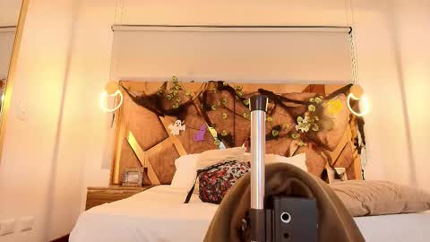 Zarah Andrews online show from October 11, 3:10 pm