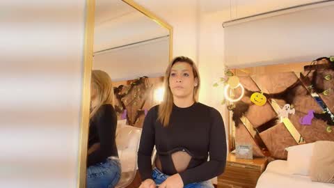 Zarah Andrews online show from October 25, 2:24 pm