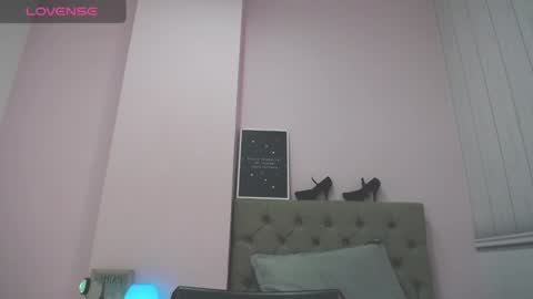 Zarah  online show from December 7, 4:47 pm