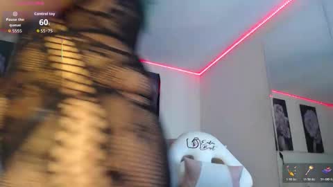 Snapshot of zarahbennet chatting on March 18, 12:30 pm Zarah online show from March 18, 12:30 pm