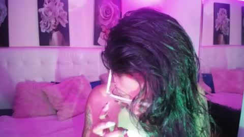 Zarah online show from June 19, 5:17 pm