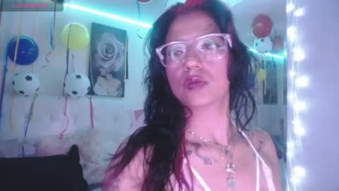 Zarah online show from July 6, 3:03 pm