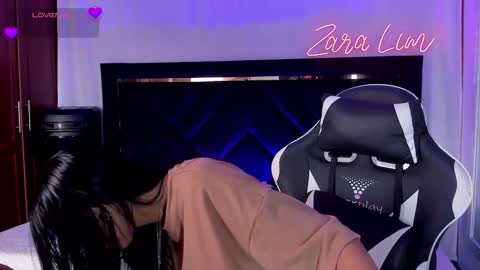 Zara Lim  online show from November 24, 7:57 pm