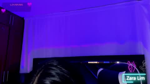 Zara Lim  online show from November 26, 11:50 pm